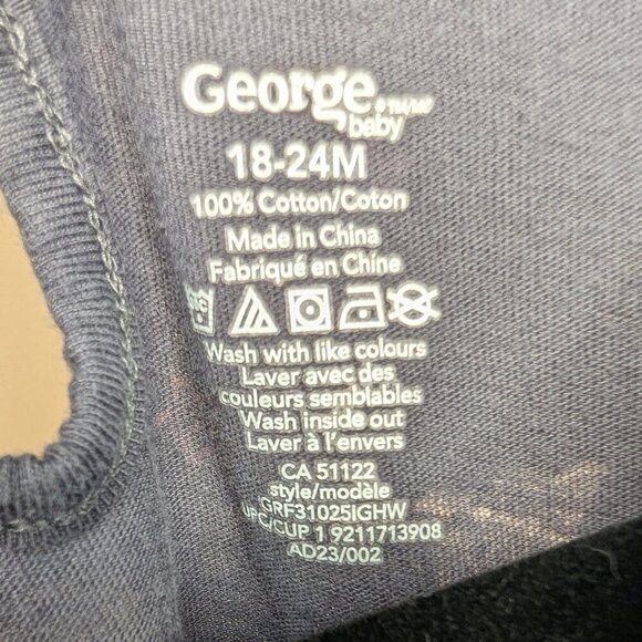 FREE WITH PURCHASE Halloween Long-Sleeve Tee Shirt Ghosts Bats | 100% Cotton - Picture 3 of 3